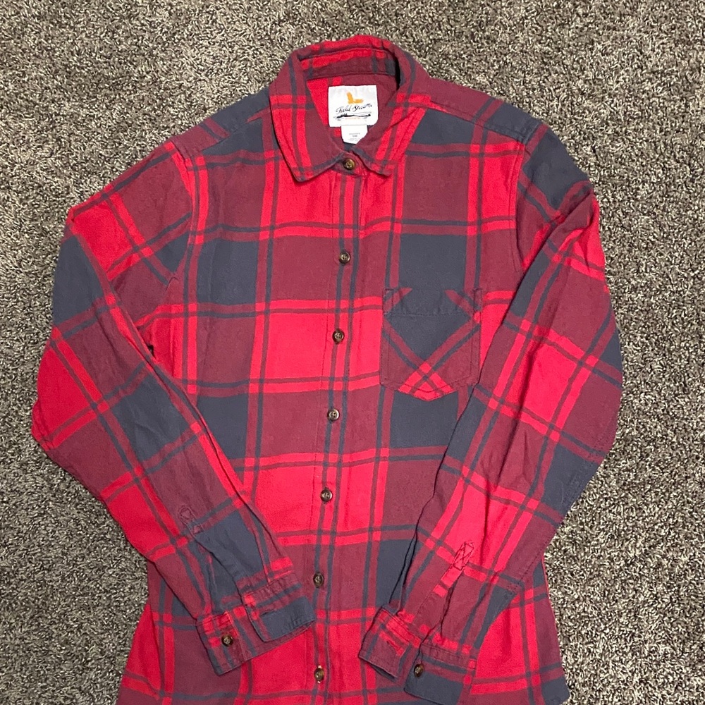 Field and Stream Red and Navy Plaid Button Down Shirt